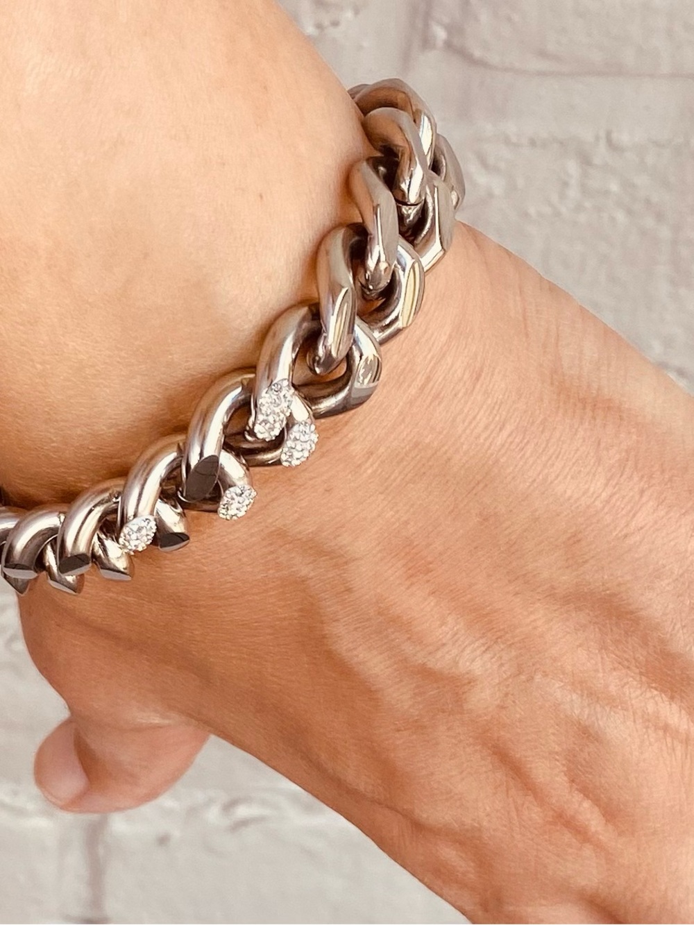 Stainless steel 316L Curb Chain Bracelet with Pave Accent for Women - Picture 3 of 7